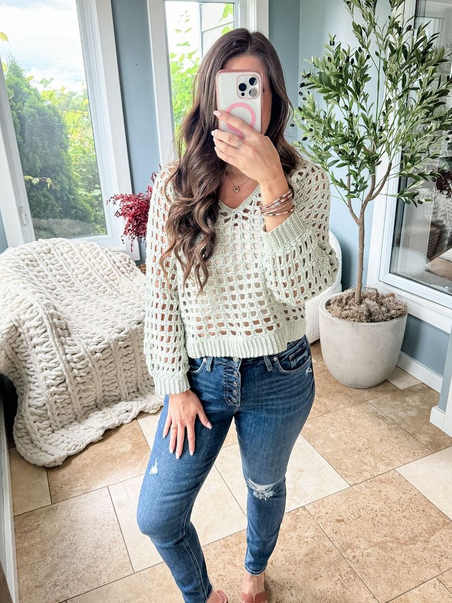 Peek-A-Boo V Neck Crochet Pattern product image (8)