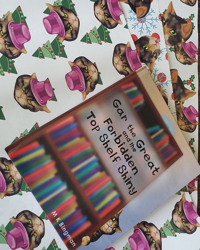 In a month I'll be releasing this wonderful wrapping paper on the Gar Goods site. They aren't very large pieces, but convenie...