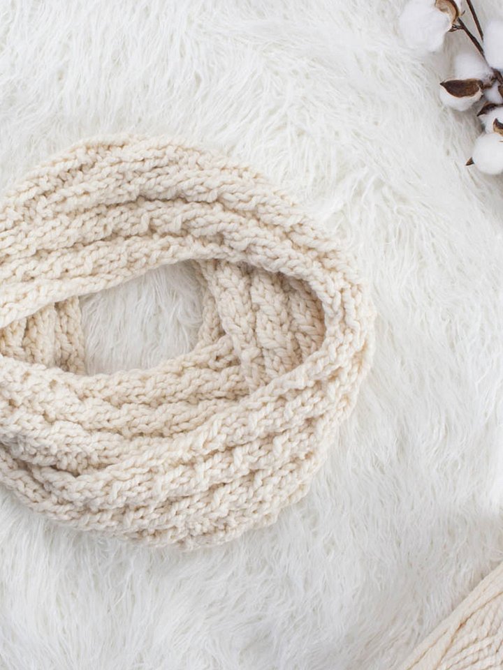 Chevron Infinity Scarf Knitting Pattern - Twinkle Lights product image (2)