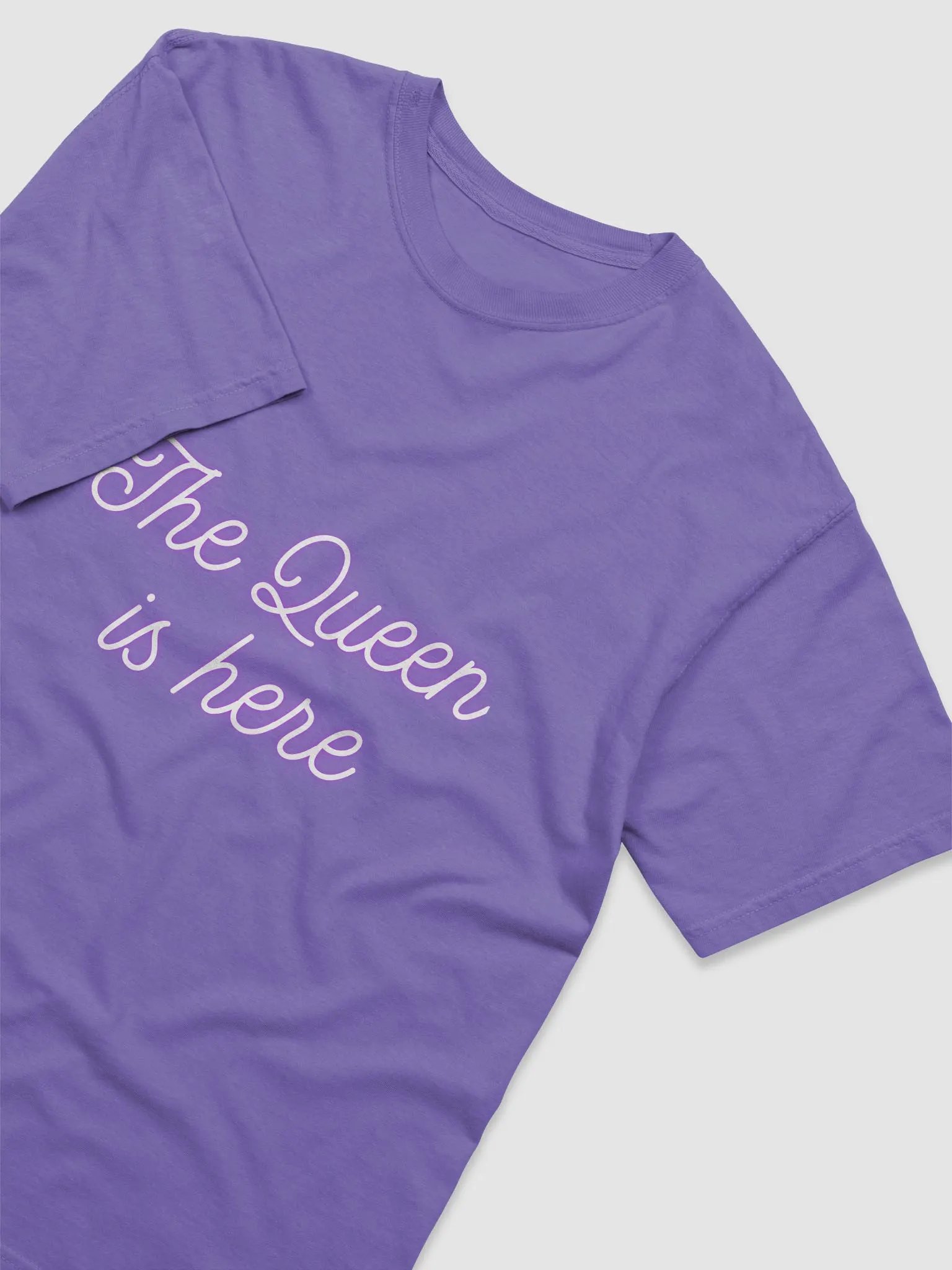 The queen is here product image (3)