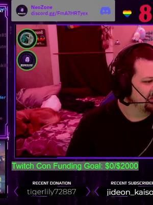 sit on ur face @dwolf1984s #twitchstreamer