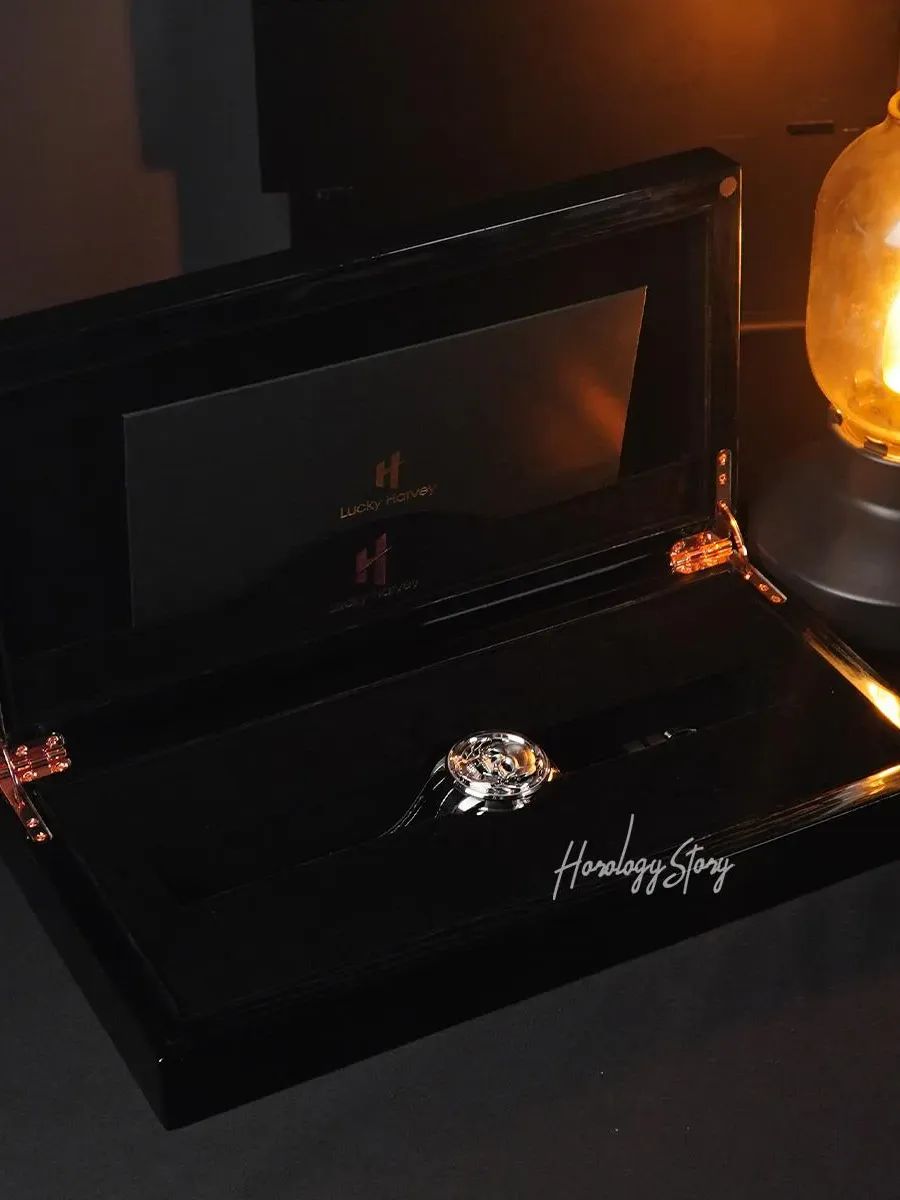 Lucky Harvey Silver Skull Dropping Jaws Limited 111 Pcs product image (5)
