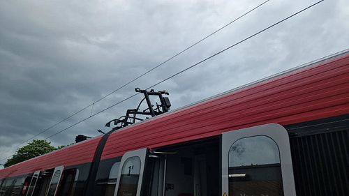 What a day I had yesterday. 🙃
The train I was sitting in on my way to work broke down because one of the pantographs broke of...
