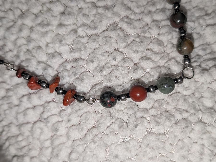 Bloodstone & Red Jasper Crystal Choker! product image (4)
