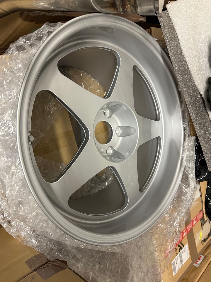 Regamaster EVO II (ICB Version) Silver - 18x10.5 +15 (5x114.3) - New product image (1)