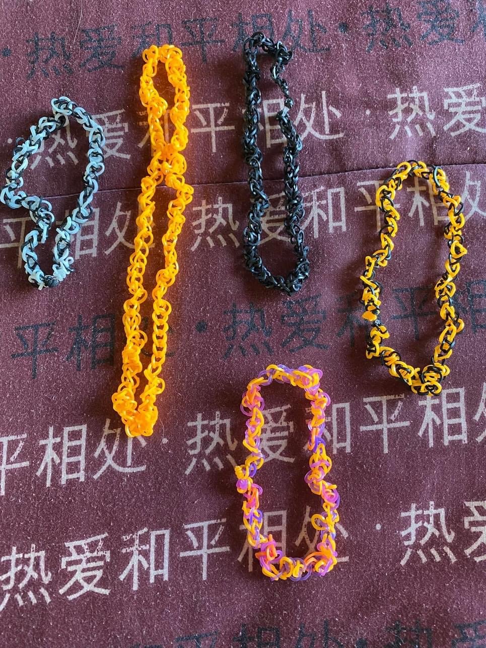 Loom Band Necklace (ONLY AVAILABLE IN SOUTH AFRICA/NO SHIPPING) product image (3)
