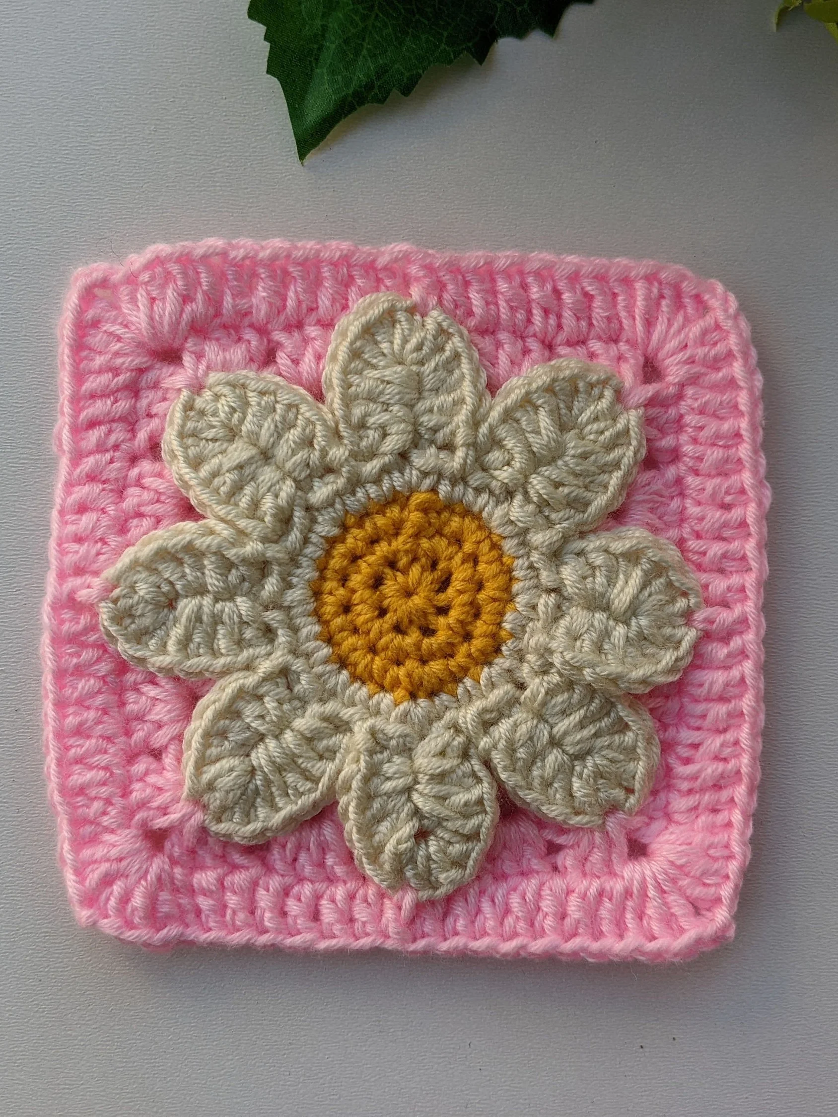Crochet 3-D Daisy Flower Granny Square Pattern product image (3)