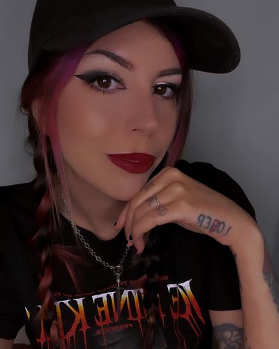 Tiene un tiempo pero me encanta esta foto 🖤

Mañana tenéis nuevo vídeo reaccionando a la nueva canción de Ice Nine Kills 🤟🏻
....