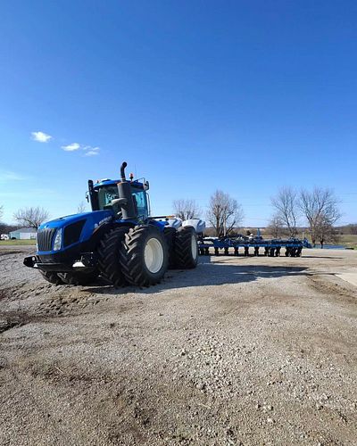 Daily dose of the Farm  #FarmerWoody #newholland #caseih #Farm #farming #johndeere