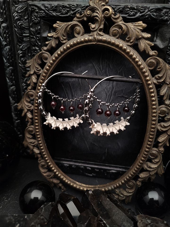 Earrings Bone Vault - Vert Garnet Arc II product image (1)