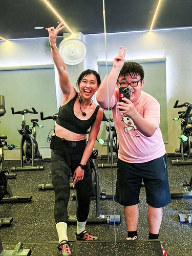i lovee exercisee timee.. but i prefer exercisingg outdoors rather than indoors becausee when i am in an indoor environment e...