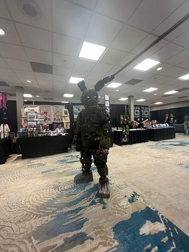 Some cosplay for you. Come out to Spooky Empire and get my NEW book THE LOST JOURNALS signed by me!!! See you there!