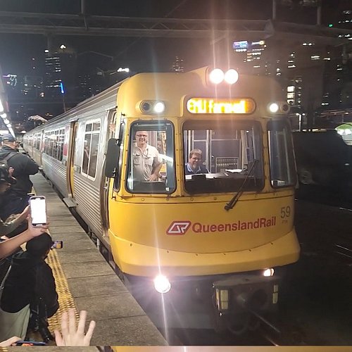 EMU 59. Final departure. Honk. 
R.I.P.
#trains #railway #brisbane #queenslandrail