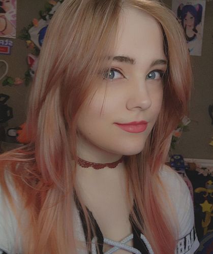 Idk why I forget to post here. I forget about Instagram all the time. Take this old selfie from last month lol. Hope everyone...
