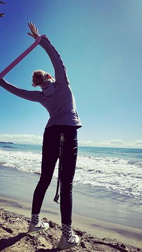 Some side body love for extra lung ventilation!

#Mobilityexercise #posturesupport #jointrelief #movementistherapy #resistanc...