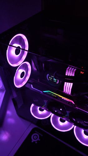Purple Angel 🕊️🔮
Where violet vibes and peak performance converge across six screens of sheer power.

🖥️ Displays (×4 high‑re...