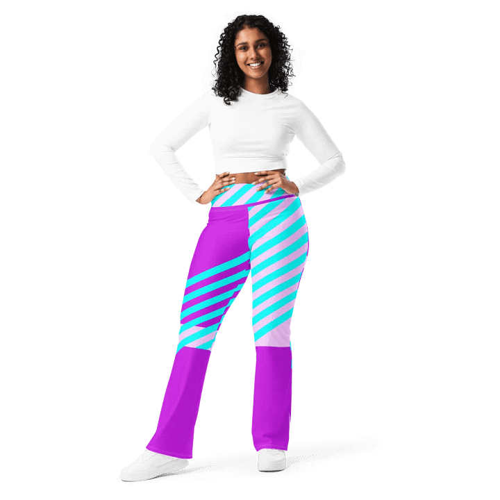 The Elowen Flare Leggings product image (2)