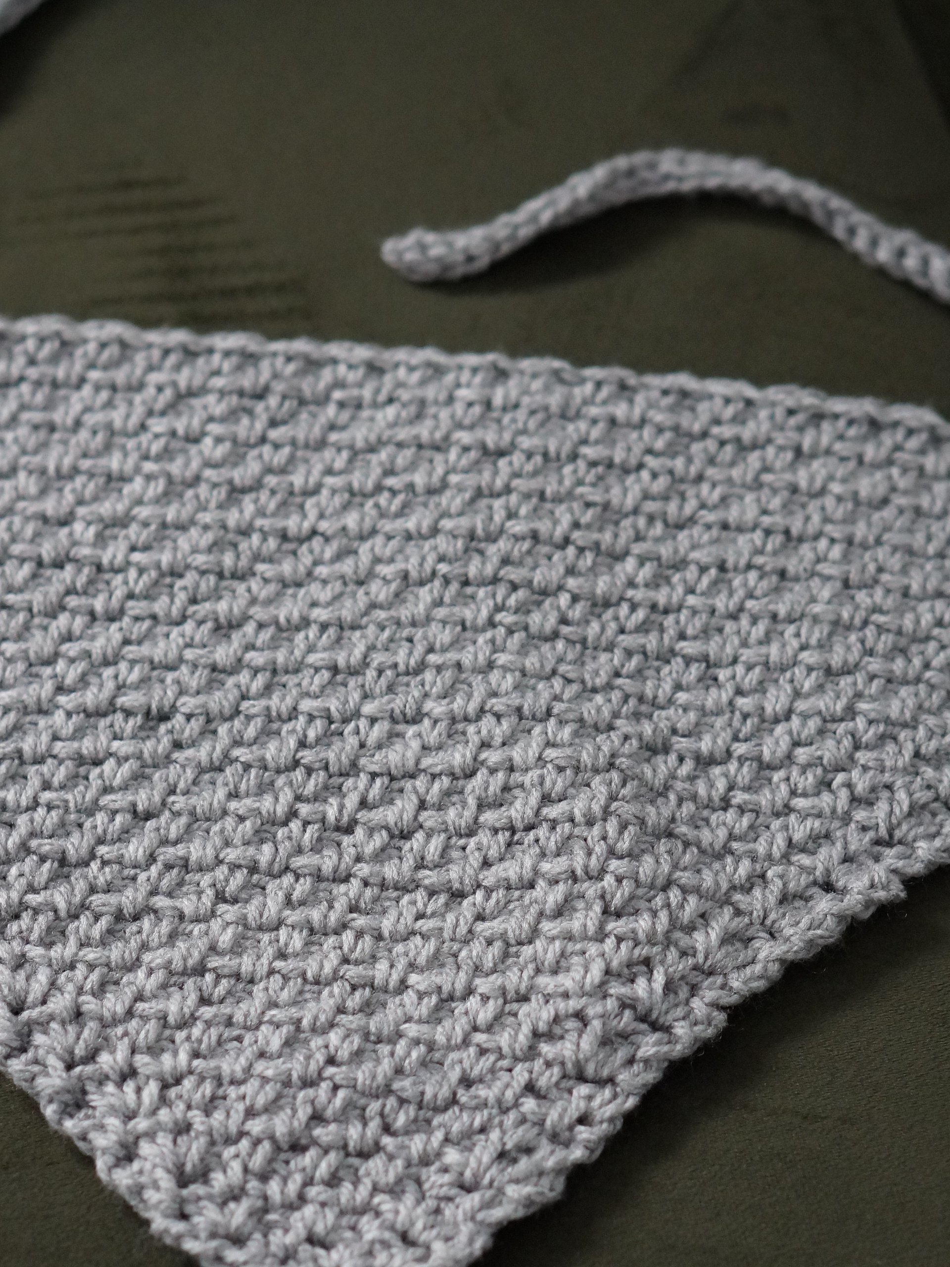 Moss stitch bandana pdf pattern product image (2)