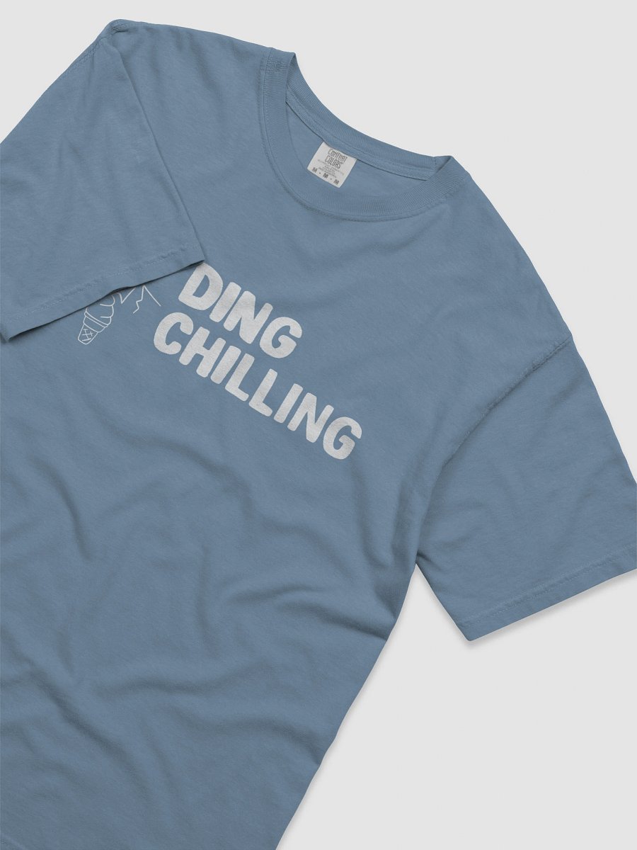 Ding Chilling [4a] – Funny Chess Meme Design | White Line Art for Light Colors | T-Shirt product image (55)