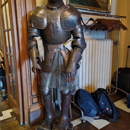 My new outfit.
#armor #plate #platearmor