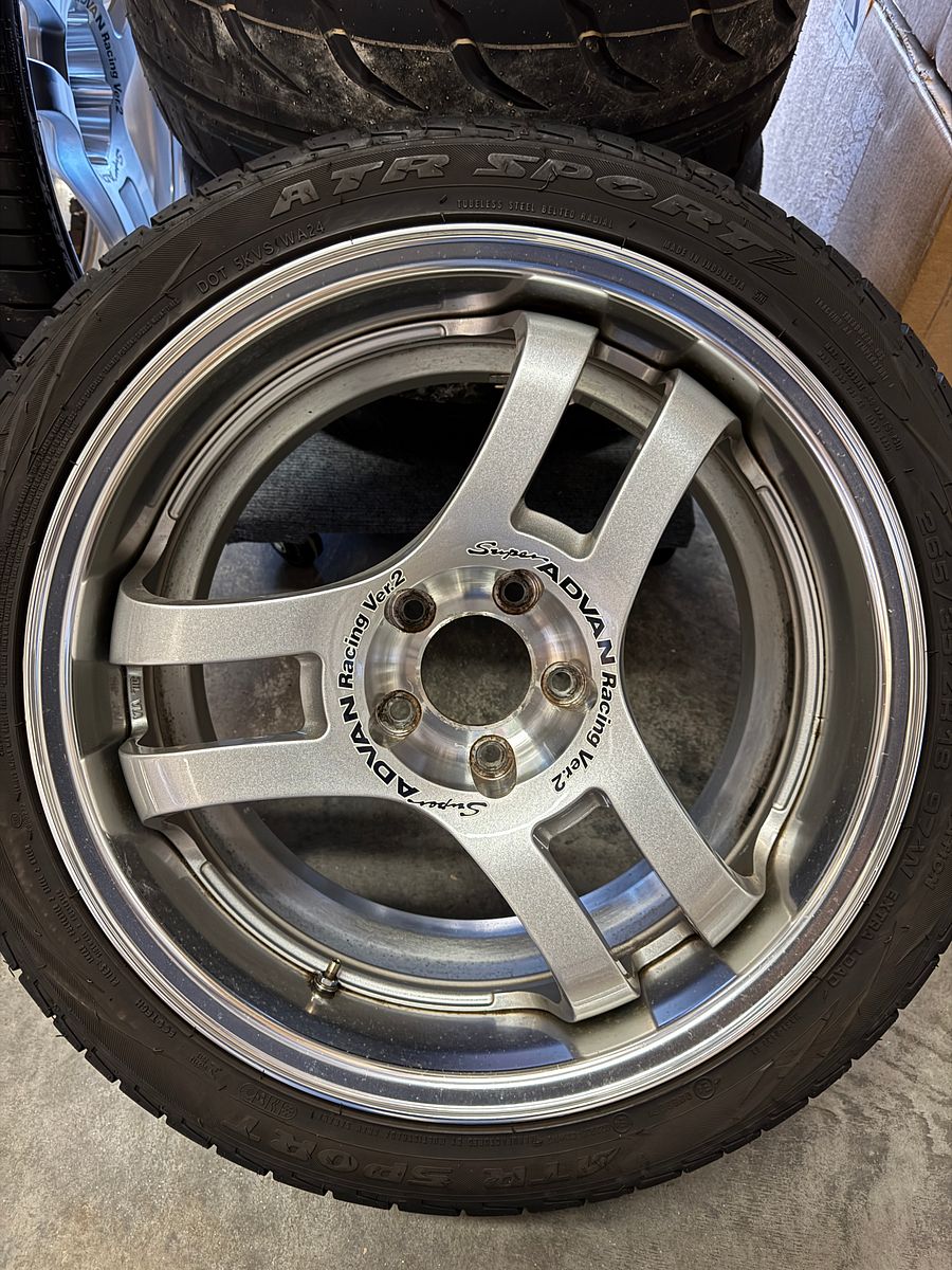 Yokohama Super Advan SA3R V2 - 18x9 +24 - Used product image (5)