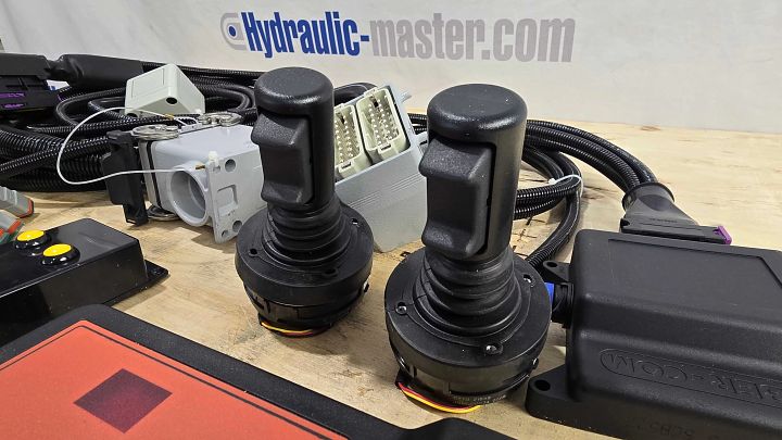 2 mini Joysticks Otto Crane Control Palfinger Hiab with Walvoil DPX 100 Forest Crane 8 Functions product image (2)
