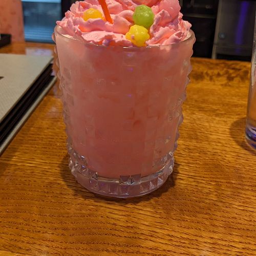 Little brother and I are trying out @izakaya.moe for the first time. So far, the drinks have been really good. I had the Jigg...