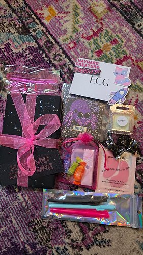 THFWC PR Boxes now available! 

Featuring all the goodies you see here & the wax melt of your choice. 💕

Limited quantity, L!...