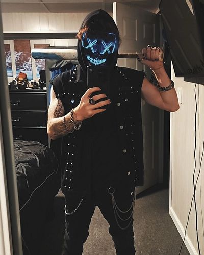 HAPPY SPOOKY SEASON YALL! I know it's a bit early, but I'll be doing a Halloween/Spooky Season stream this Saturday evening! ...
