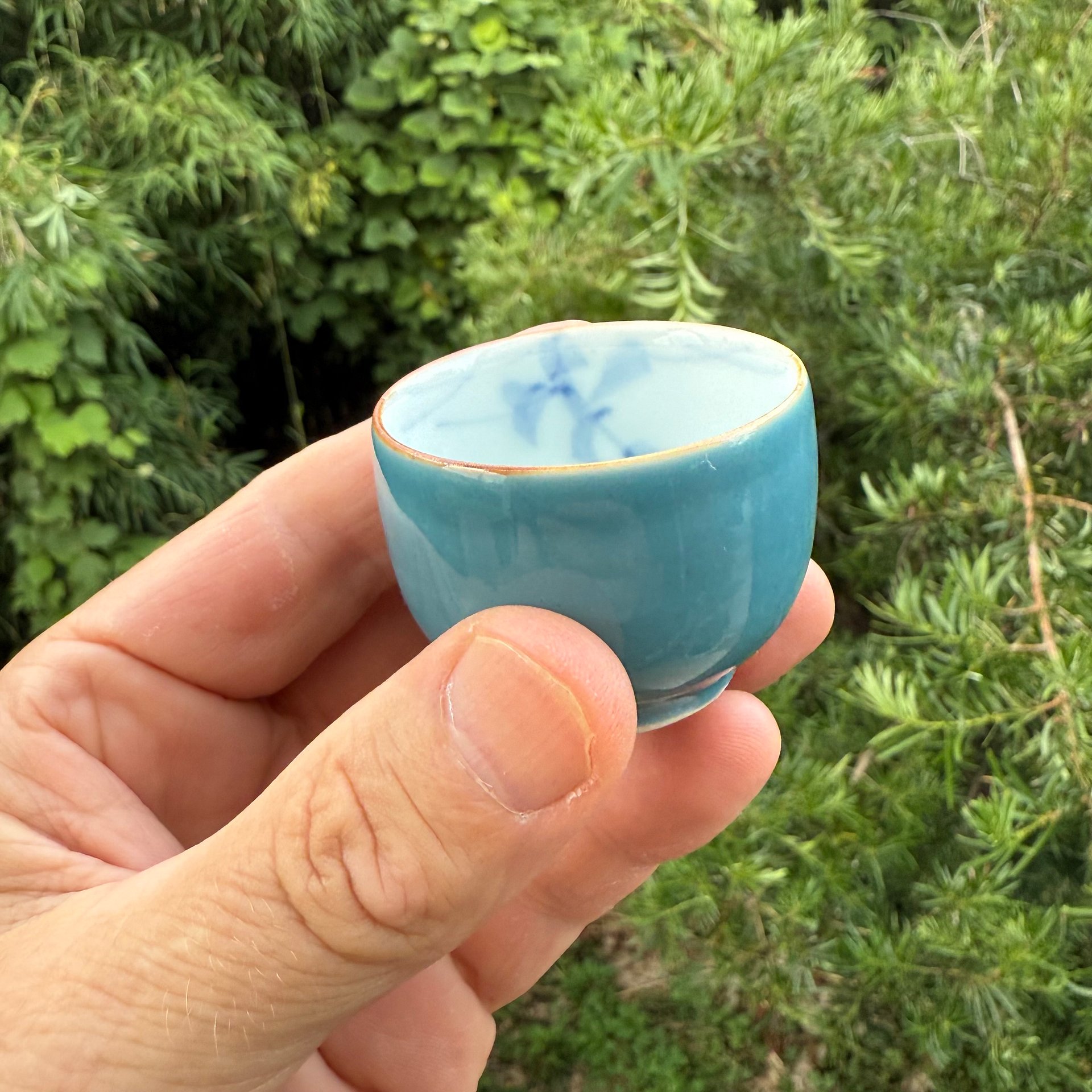 🎎 Vintage Japanese Guinomi Sake Cup – Turquoise-Blue Glaze with Floral Interior product image (6)