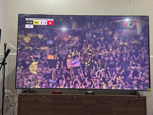 Nhìn qua tưởng Việt Nam đang đá với Chile hay Peru hay Uruguay gì đó hóa ra là Malaysia, hic