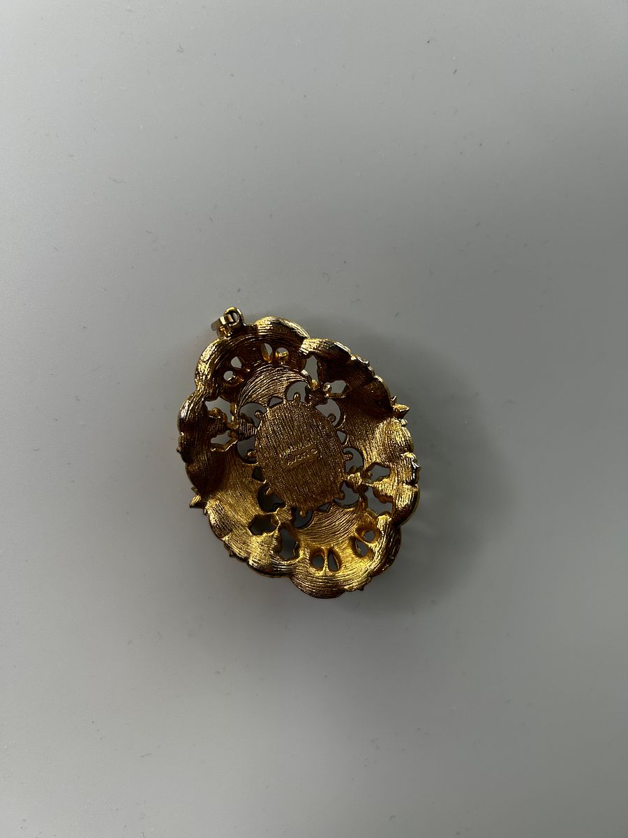 Vintage Avon Gold Tone Lace Oval Pink Cabochon Pendant product image (5)