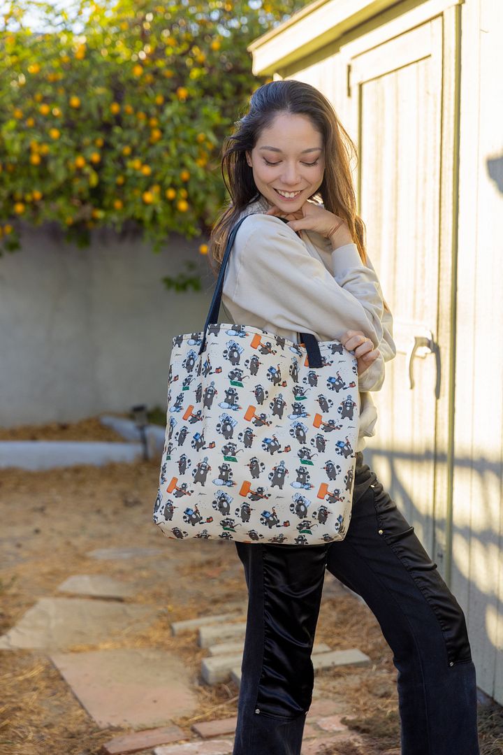 AH! RACCOONS EVERYWHERE! Tote Bag product image (2)