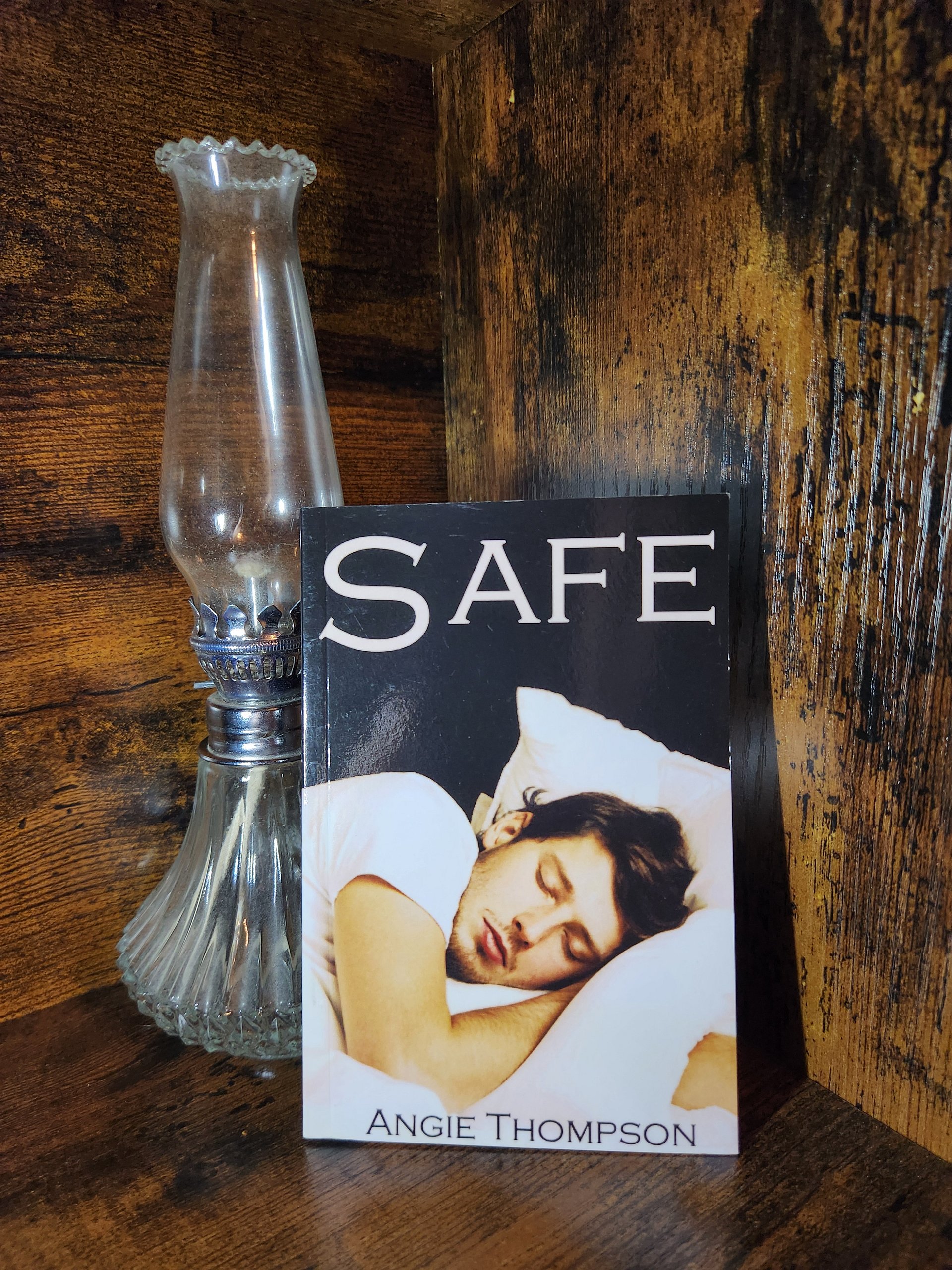 Safe (Paperback, Mini-Book) product image (2)
