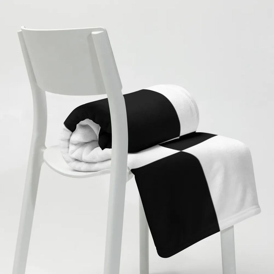 Black and White blanket product image (20)