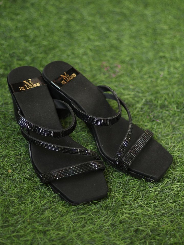Woman Black heels product image (2)
