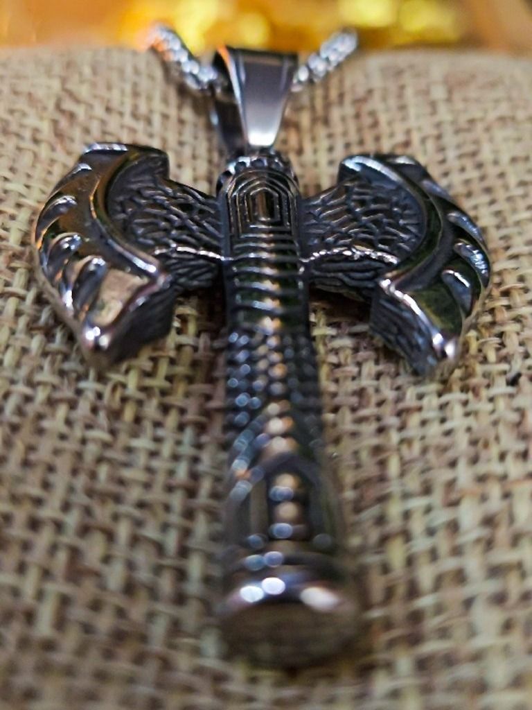 The Armored Kingdom Battleforged Axe of the Ancients Necklace product image (4)