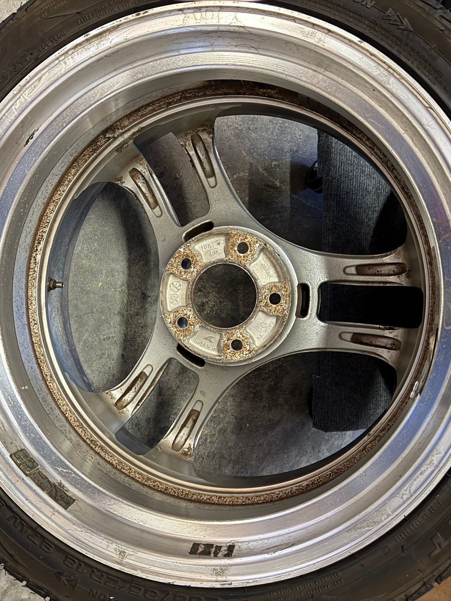 Yokohama Super Advan SA3R V2 - 18x9 +24 - Used product image (6)