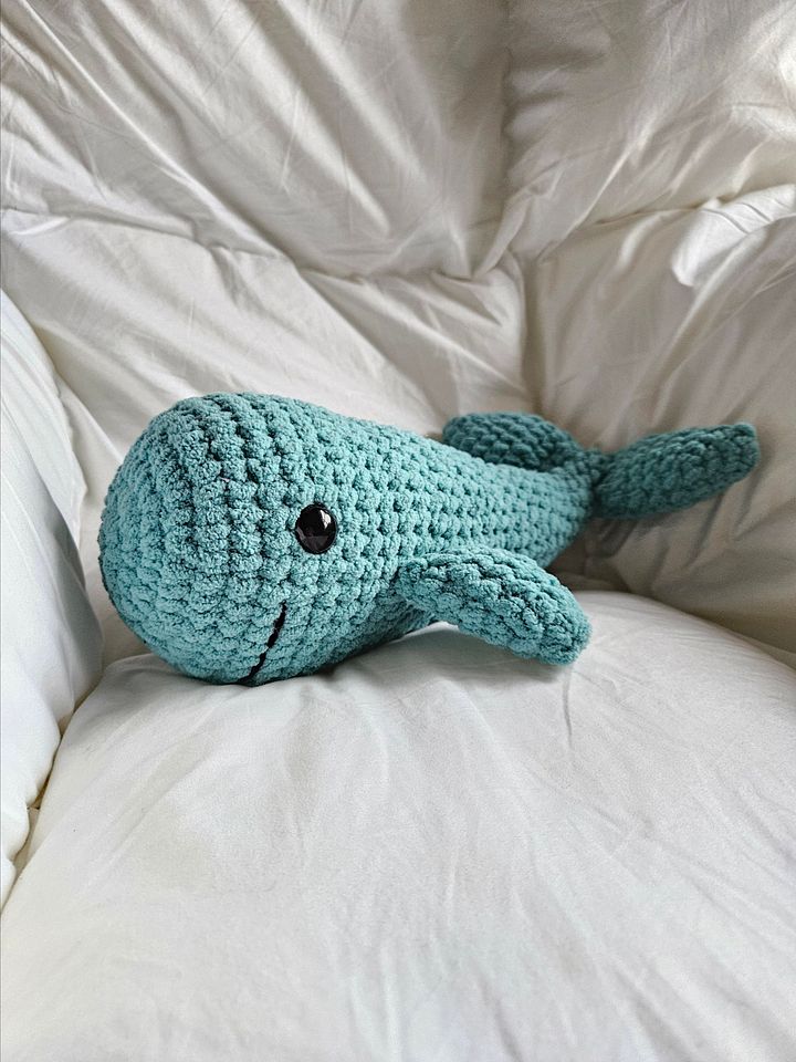 Large Whale Snuggler product image (2)
