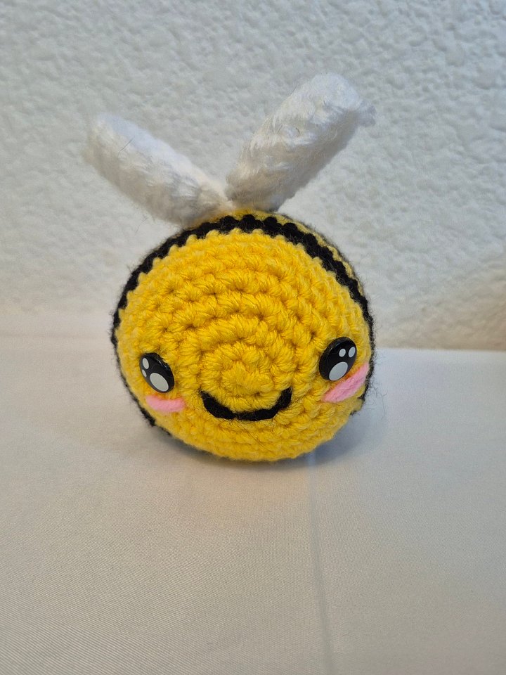 Bee product image (1)