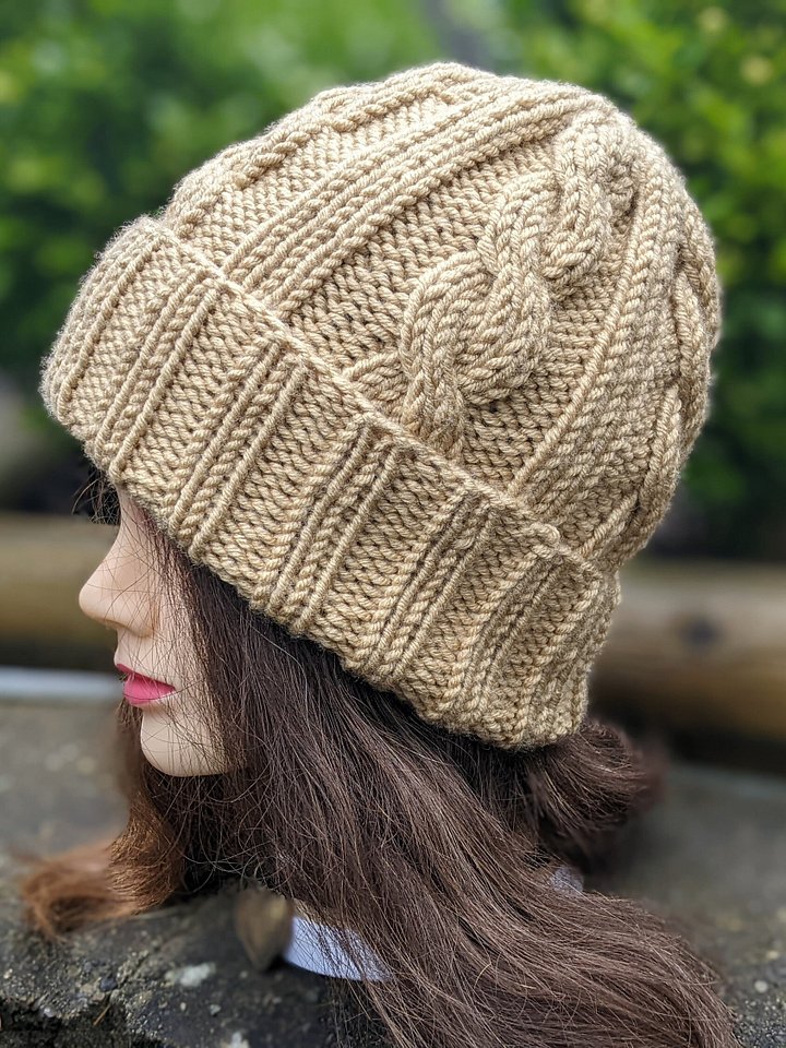 Crème Brûlée Cable Hat Knitting Pattern (Circular Needles) product image (2)