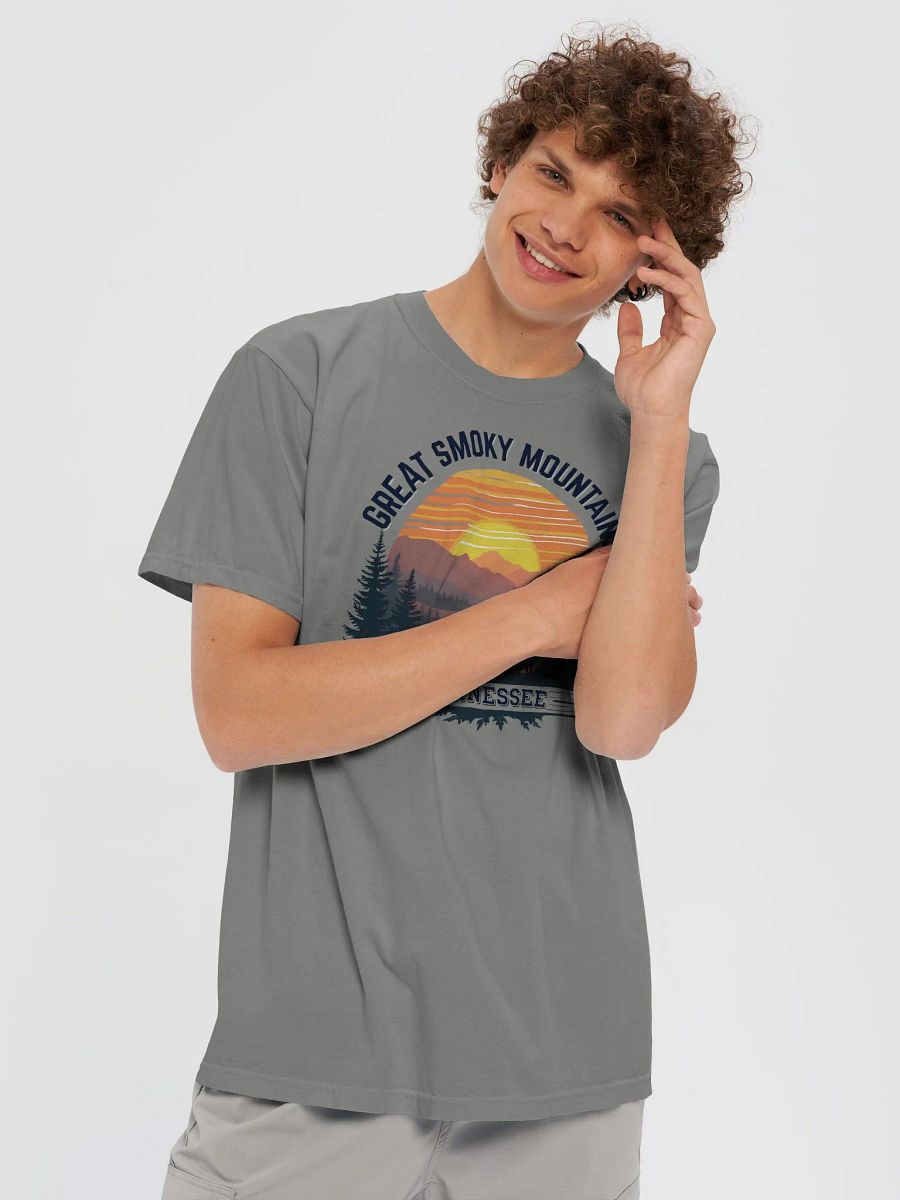 Smoky Mountain Sunset Bears Tee product image (15)