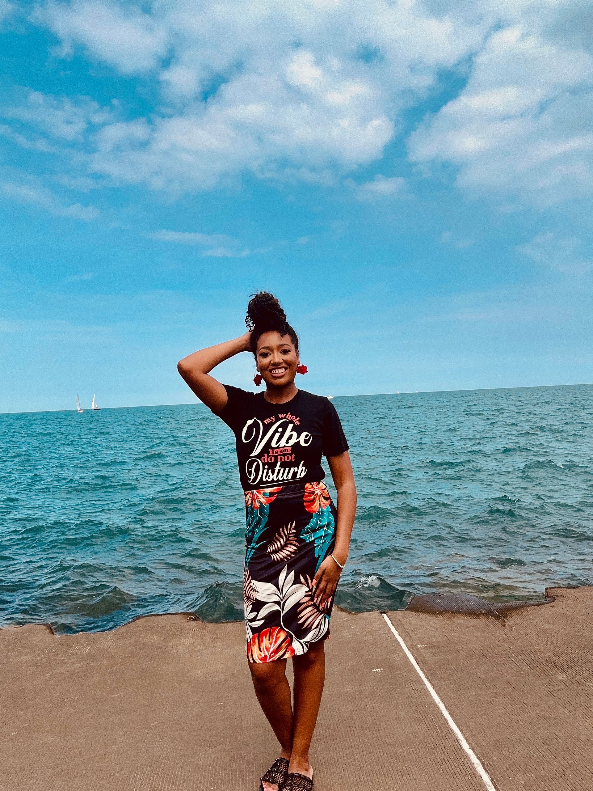 MY WHOLE VIBE IS ON DO NOT DISTURB-T-SHIRT & 5 MIN GRATITUDE JOURNAL BUNDLE product image (10)