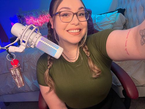 Live on Twitch💜

I’m obsessed with BG3🤪 Trying to rizz up Astarion👀🖤

Stop by stream and vibe🌸🤍

🔗Twitch.tv/sk8tergirl116🔗