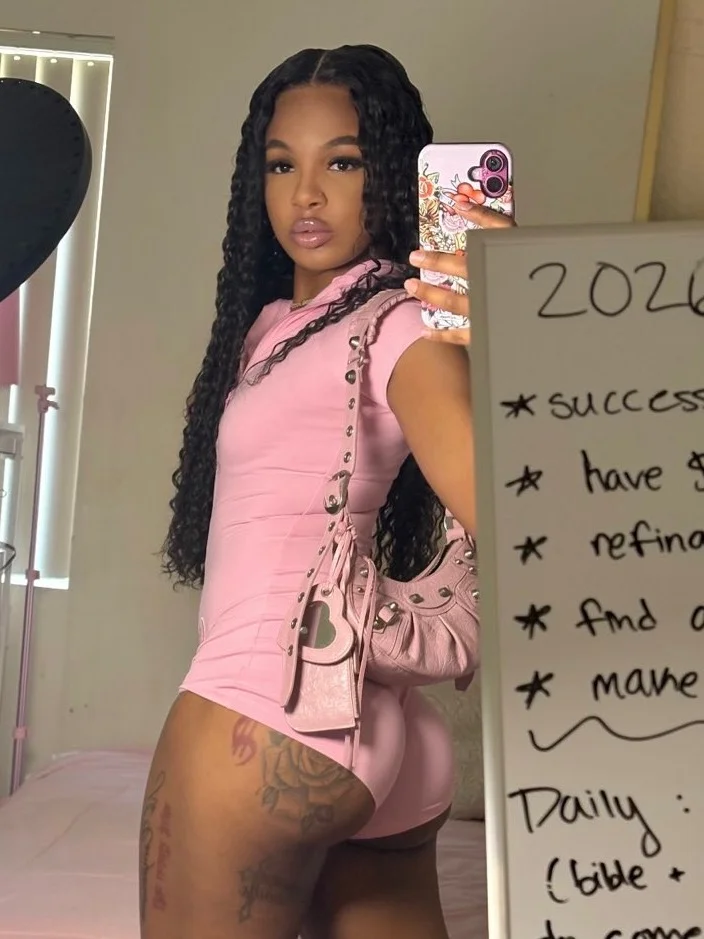 PRETTY EATER FREE OF PAGE REVEAL product image (7)