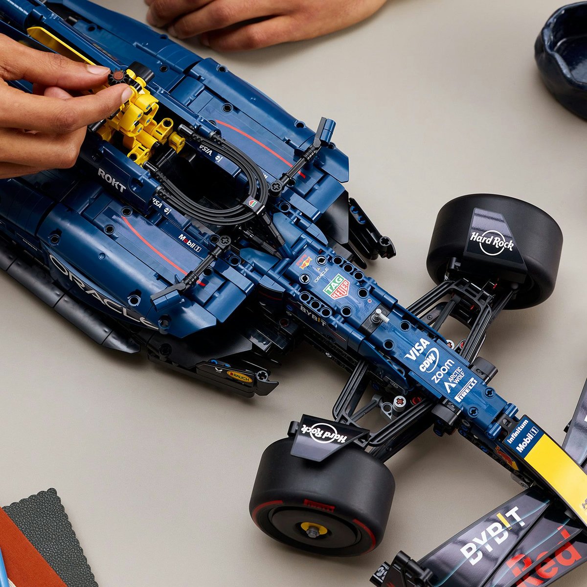 LEGO F1 Oracle Red Bull Racing RB20 product image (8)