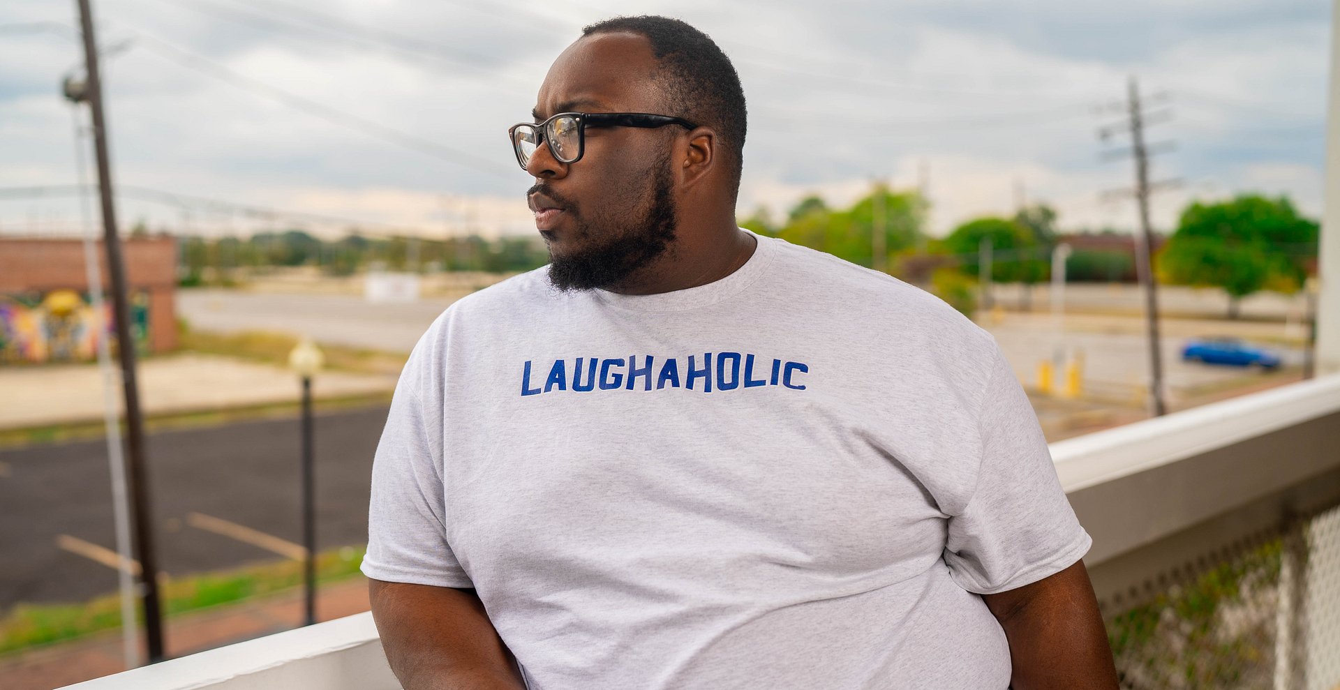 Laughaholic T-Shirt (Grey and Navy) product image (3)