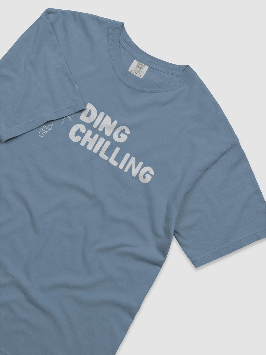 Ding Chilling [4a2] – Funny Chess Meme Design | White Line Art for Light Colors | T-Shirt product image (57)