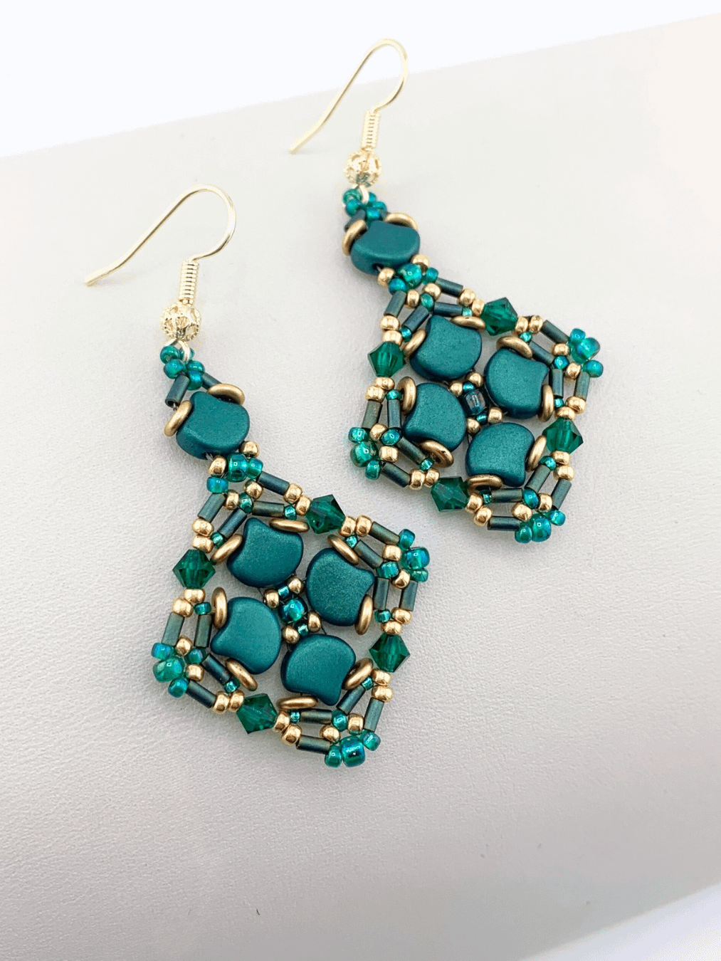Queen’s Trellis Beaded Earrings - Green, gold product image (4)