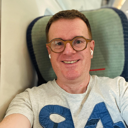 I'm off down to London for my first ever @adobe Max conference. 
Tomorrow I'm attending a special #adobeexpressambassadors da...